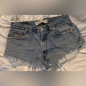 Levi’s 303 vintage frayed denim shorts. 9 in. Sz 34 w